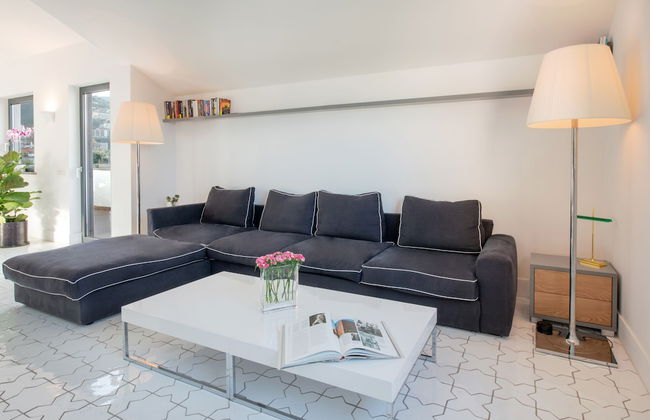 Luxury Apartment with Penthouse and Pool - Photo 22