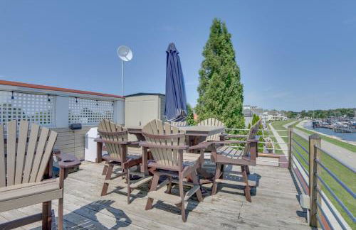 Lakefront Home with Rooftop Deck, Grill, Games! - Photo 6