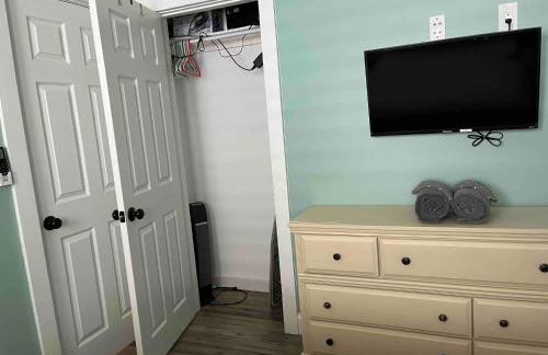 Bayside Bungalow-Updated Home Near the Bay & Beach - Foto 32