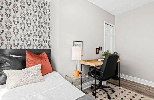 New! Warm & Cozy 3BR w/ Hot Tub, Firepit & BBQ! - Foto 15