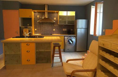 Romantic house - entrance to the medieval castle - Foto 17