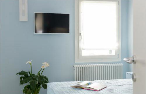 Tiffany Home - Photo 75