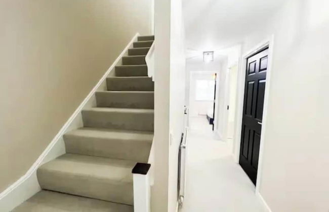 Charming 3 Bed Home in Stepps, Glasgow - Garden & Patio - Photo 57