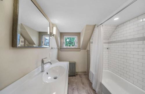 Luxury Loft in Historic Carriage House - Foto 15