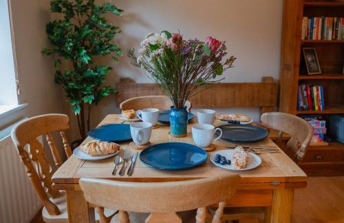 Hazel House - Cosy 2 bedroom house with parking near to Oxford - Foto 43