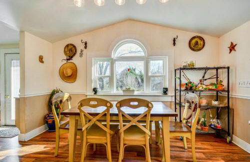 Storybook Craftsman Home with Private Hot Tub! - Foto 11