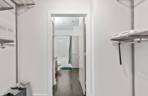 Stylish Modern Queen Suite Parking Pet Friendly - Foto 19