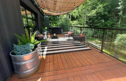 The Hideaway on Tacketts - Shipping Container - Photo 2