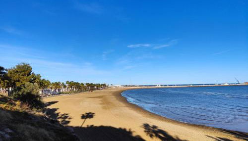 Piso nuevo y céntrico con piscina en Sant Carles de la Rápita - Foto 2
