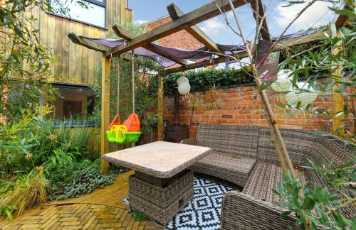 Convenient 3-Bed Near Bingham Station & Town Centre - Foto 24