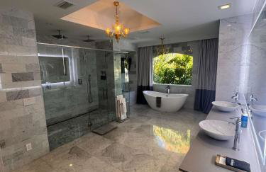 Fort Lauderdale Mansion with Private Pool & Hot Tub - Perfect for Families - Foto 51