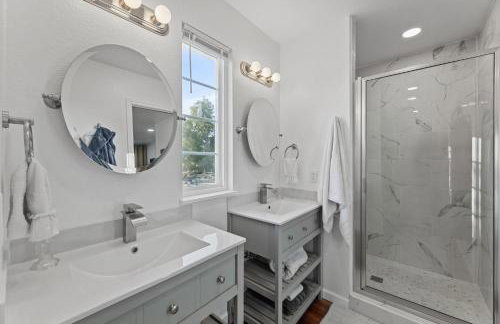 Countryside Sanctuary: Cozy Chateau with Expansive Views - Photo 4