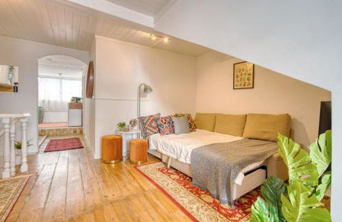 Terrace Charming Century Apartment - Photo 9