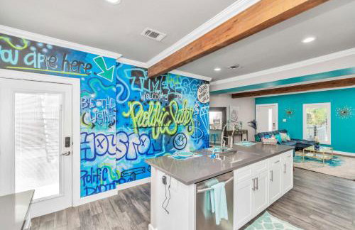 Prolific Blue Oasis near Med Ctr Dwntwn Galleria - Photo 3