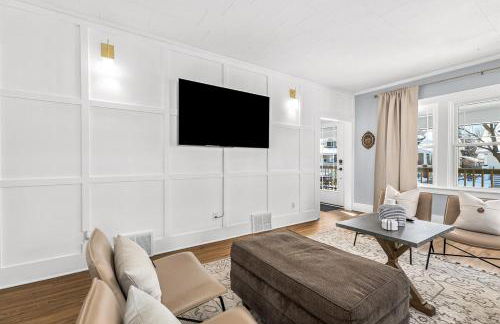 Spacious 4BR Home by Dtown Royal Oak - Photo 37