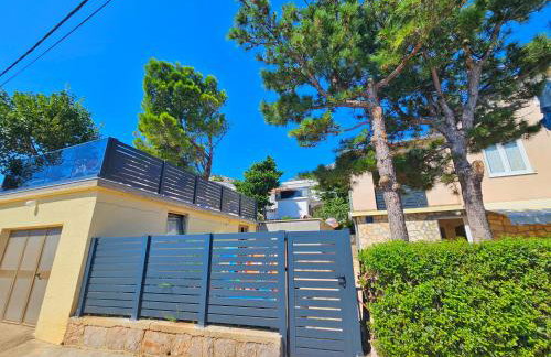 Beachfront House Ivana with Pool - renovated 2025 - Foto 35
