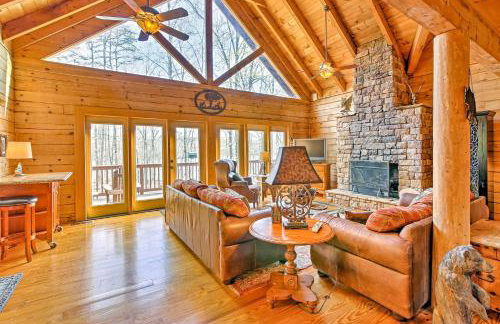 Lake Hartwell Lodge with Dock, Theater and Hot Tub! - Foto 3