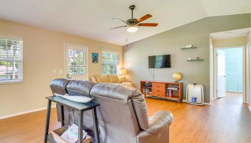 Relax Fireside Riverfront Inglis Duplex with Dock - Foto 4