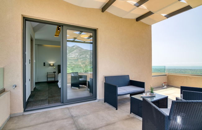 Serenity Suites Sea View 4 - Photo 20