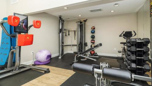 Majestic 2BR home in Houston with BBQ, Gym& Pool - Foto 4