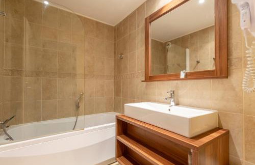 Joli T2, Centre, Parking privé, Wifi, Local à ski - Photo 10