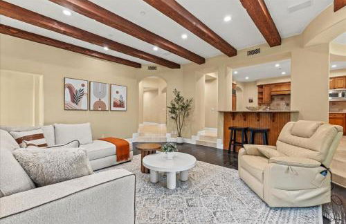 5800 sq ft Gorgeous Tarzana 7 bedroom 9 bathroom home with pool and hot tub - Foto 47