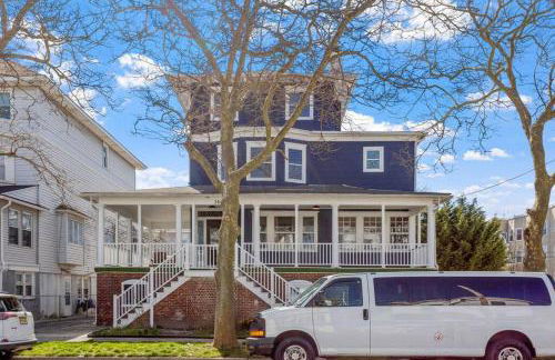 AC 9 BR 4BA Victorian Manor - 1 Block to Beach - Foto 16