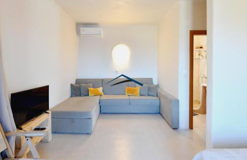 The Charming Waterfront Retreat, with a swimming pool & direct access to the sea, ideal for large families, or a group of friends - Foto 41