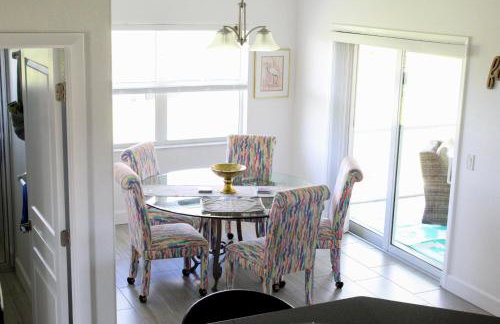 Paradise Home, Tranquil canal view 3-BDR in Golfers paradise - Foto 19