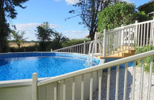 4 Bed-Sleeps 8-Aircon-Garden-Pool-Parking - Foto 2