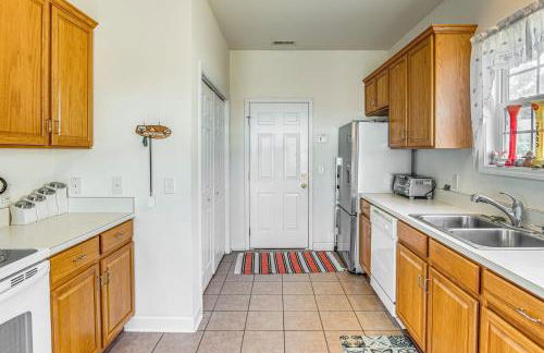 Pool Access and Pond Views Longs Home Near Golf! - Foto 4