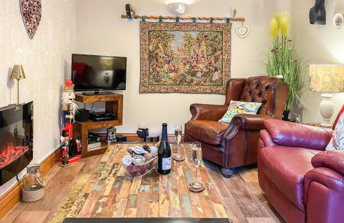 Mystified Bungalow - Photo 2