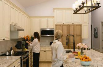 Imola Vacation Rental - Remodeled Pool Home Minutes from Vanderbilt Beach! Family-Friendly Retreat with 4 BR 4 BA and Private Screened Pool! - Foto 18