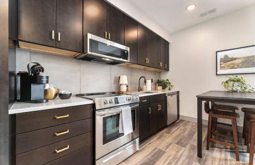 Brand New Condo in the Heart of Traverse City! - Foto 29