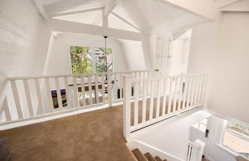 Scout's Lakehouse Retreat by Colby & Conrad - Foto 22