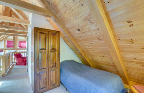 Frye Island Family Cabin with Lake and Beach Access! - Foto 24