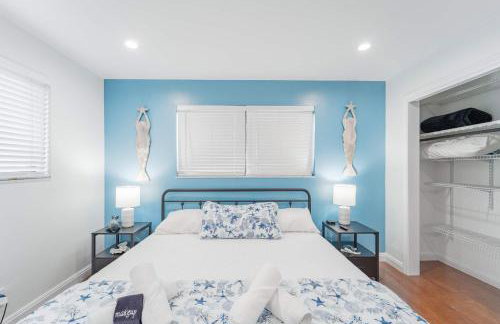 Resort Style Backyard Heated Pool Hot Tub Fire Pit - Foto 30