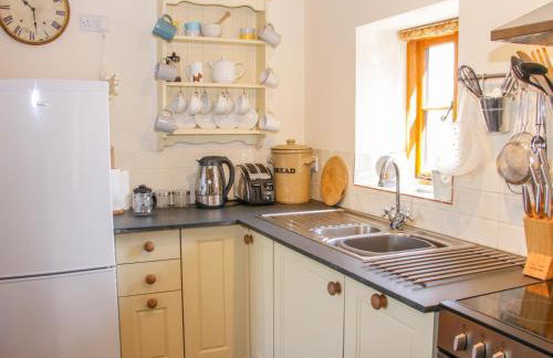 High Grove - Photo 15