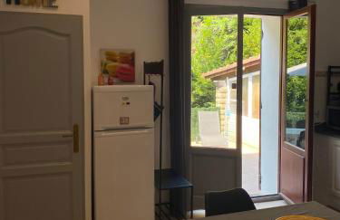 Villa Serenice - F2 au calme, climatisé, WIFI et parking gratuit - Foto 15