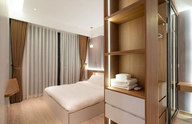 Happy Light Apartment in the Cardinal Court - Photo 3