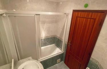 Entire 3 bed rooms Apartment with Private wc ! - Foto 6