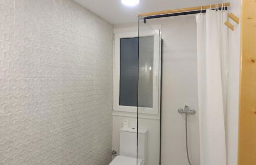 "Estudio con balcón" A 9 min en metro del centro de Sevilla - Photo 5