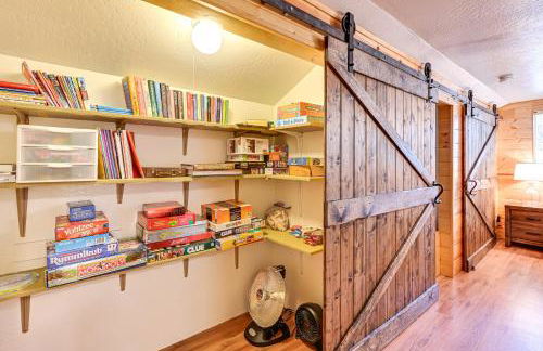 Forest Views and Fire Pit Cozy Pine Cabin - Foto 18