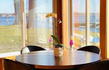 Unforgettable 4 bedroom 3 bath waterfront cabin - Photo 7