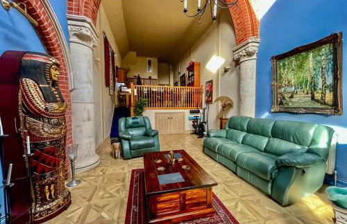 Seaside Chapel Retreat - 3-Bed Church Conversion - Snug Cinema & Free Parking - Foto 1