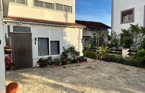 Studio Apartment near Beach Petrčane - Quiet & Central - Unit 2 - Foto 6