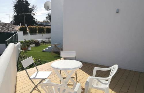 Airy 3br, AC, Garden, 2min Strip, 8min Oura Beach - Foto 26
