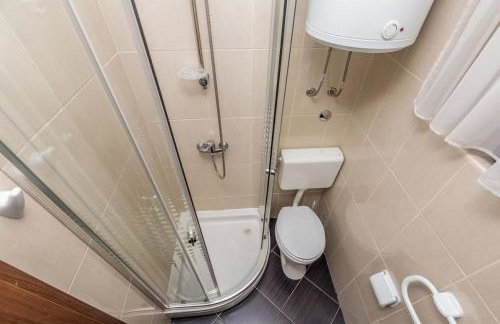 Studio apartman u kući s bazenom - Foto 19