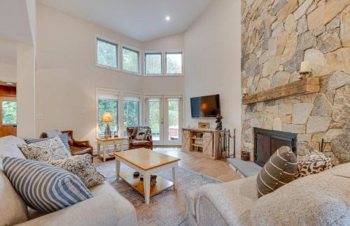 Ski-in Condo with Hot Tub on Burke Mtn Slopes! - Foto 3