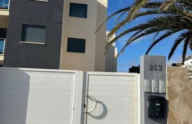 Ground floor apartment on the seafront with pool - Foto 56